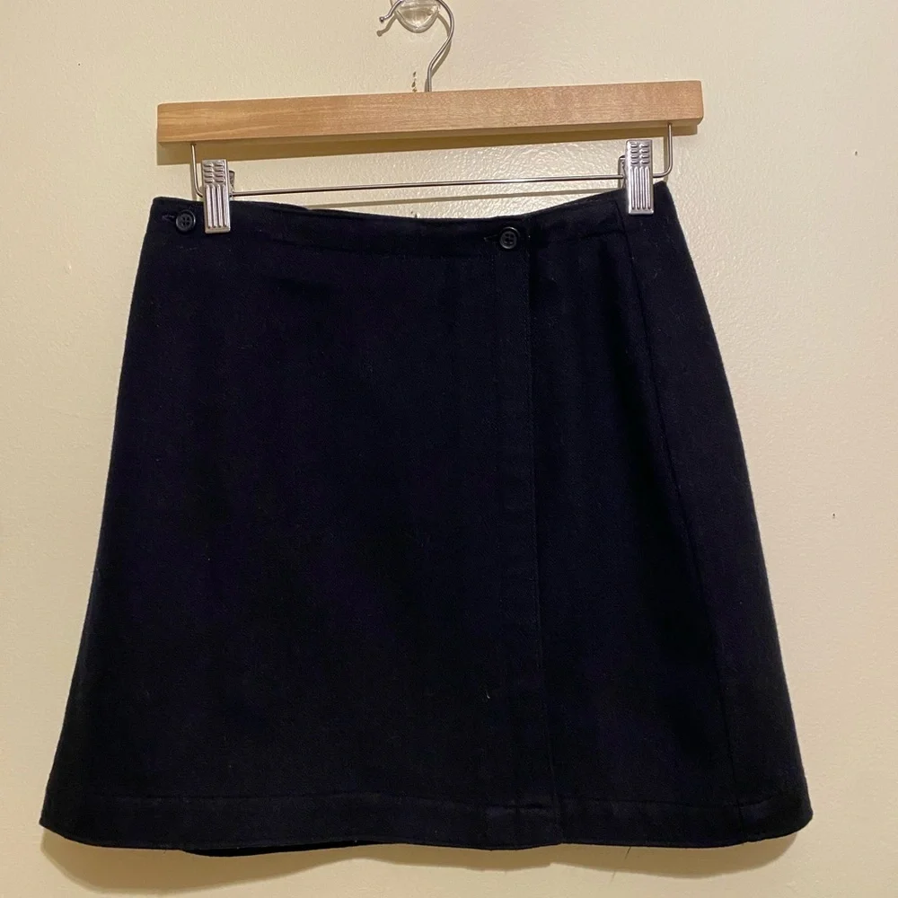 GAP Women's Wool Blend Navy Mini Skirt. Size 4